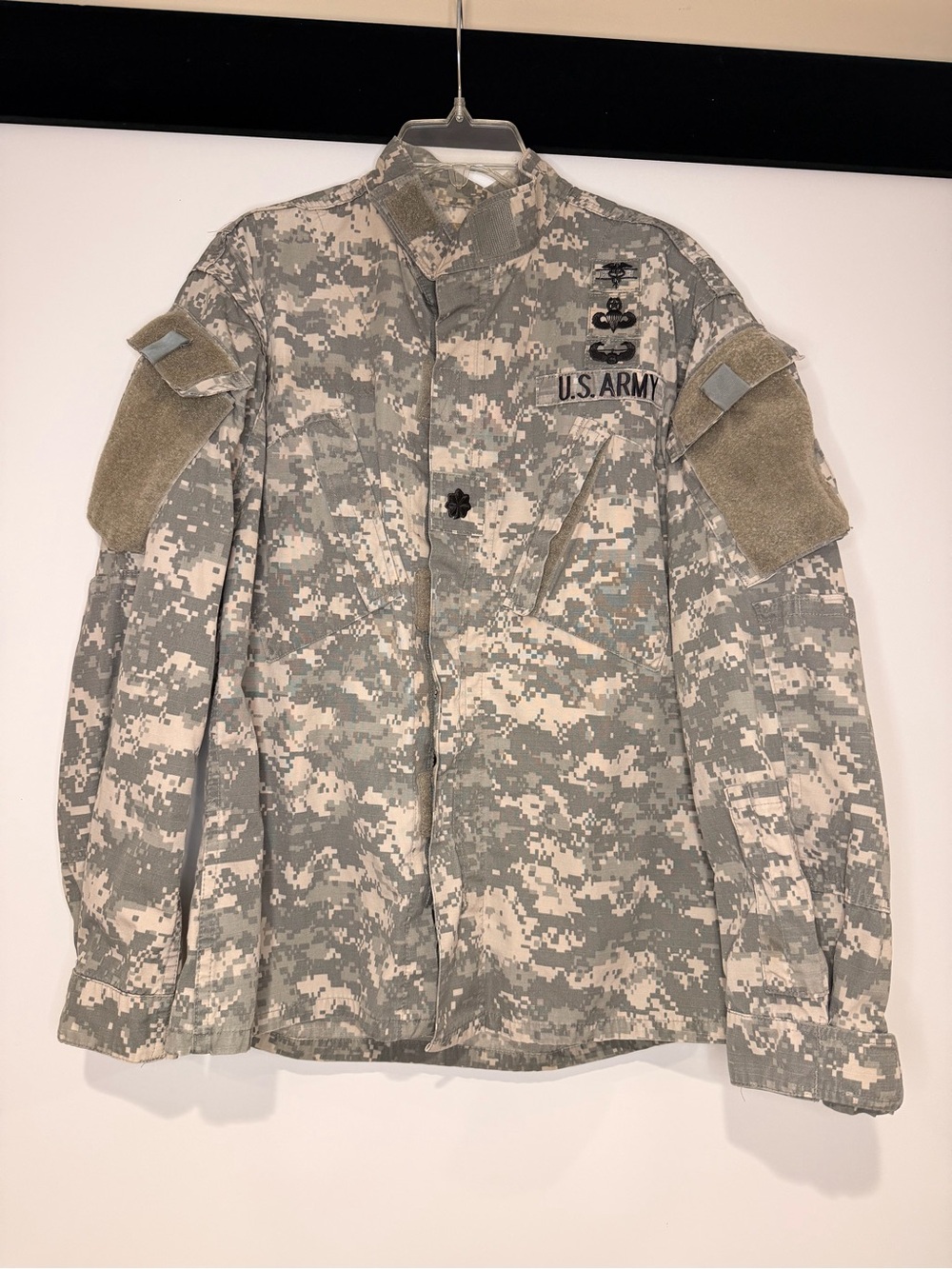 Authentic US Army ACU Digital Camo Combat Uniform Jacket with Patches